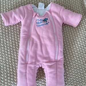 Baby Merlin's magic sleep suit 3-6 months. Used like new. Color is pink